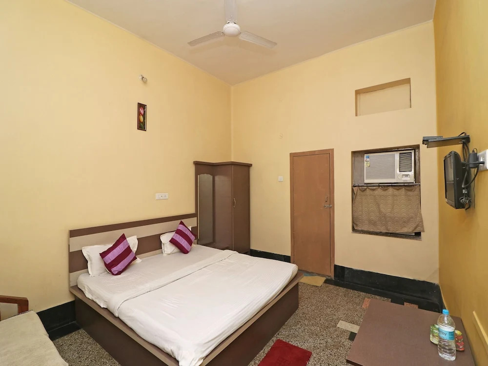 Spot On 39527 Hotel Saraogi
