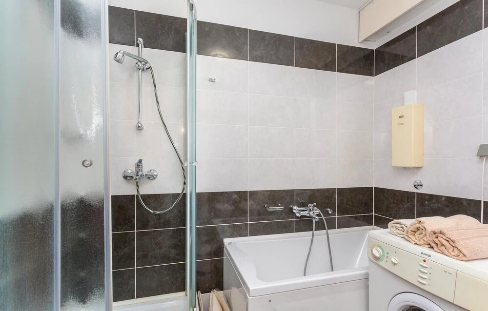 Nice Apartment in Cavle With Wifi and 2 Bedrooms