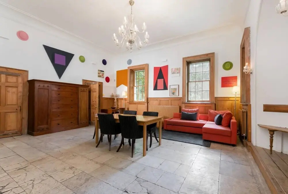 Fantastically Unique House for 3 With Large Garden