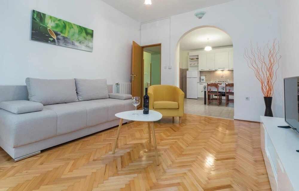 Awesome Home in Porec With Wifi and 2 Bedrooms
