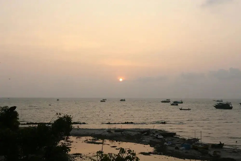 Hotel Sunrise View by OYO Rooms