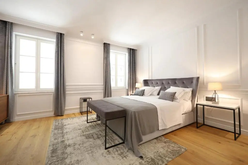 Greta Residence