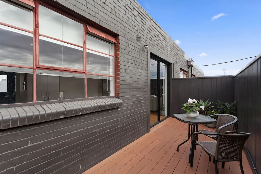 Manallack Apartments Olley
