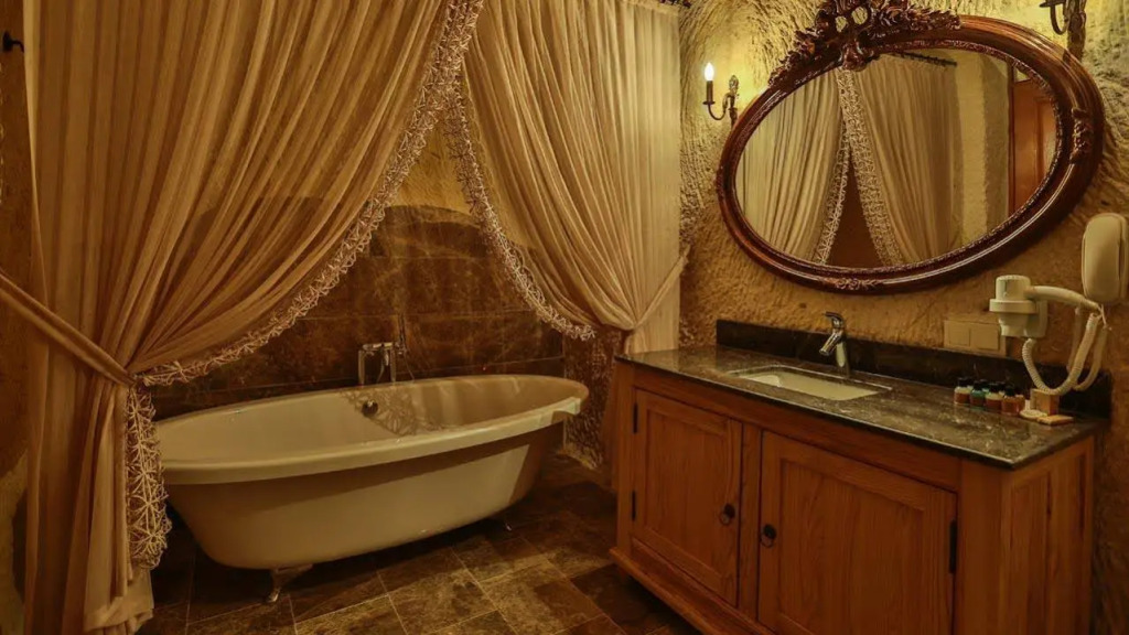 Acropolis Cave Suite