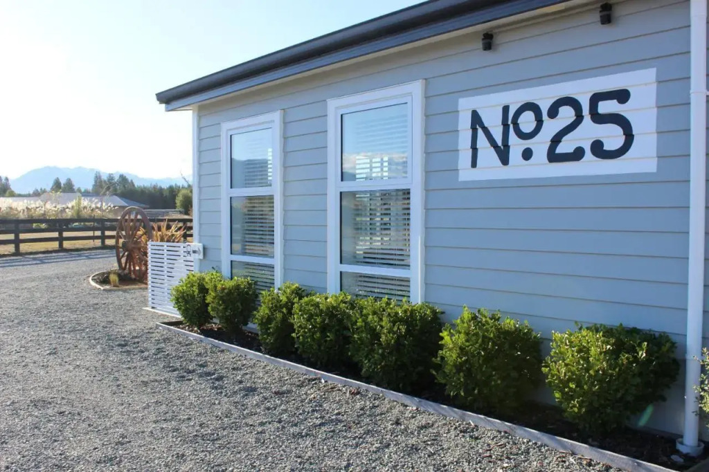 “No.25”Stand Alone Guest Studio Unit (Adults Only)