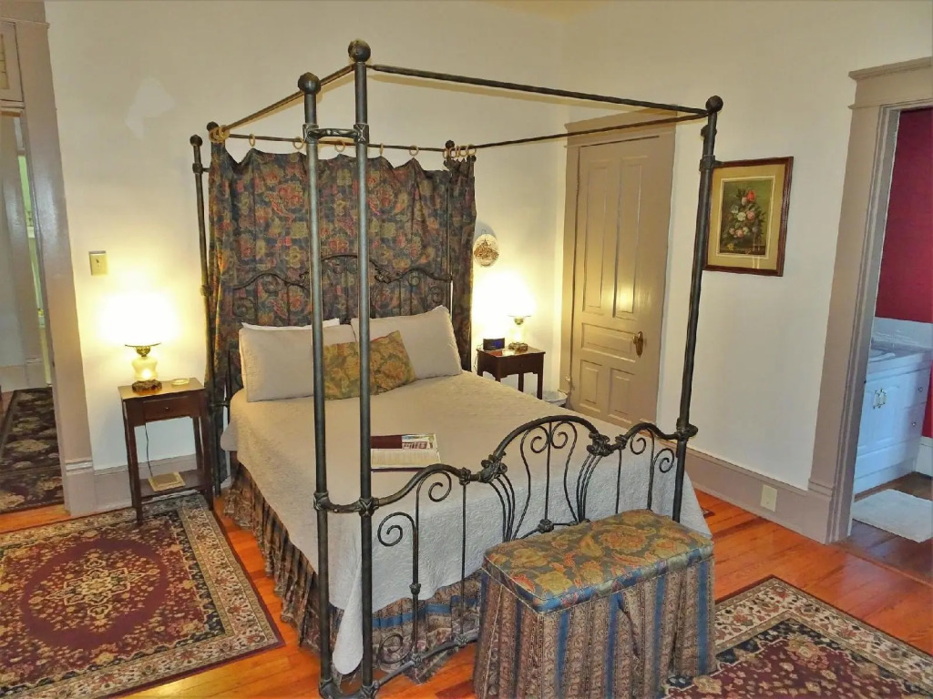 Ivy Bed and Breakfast