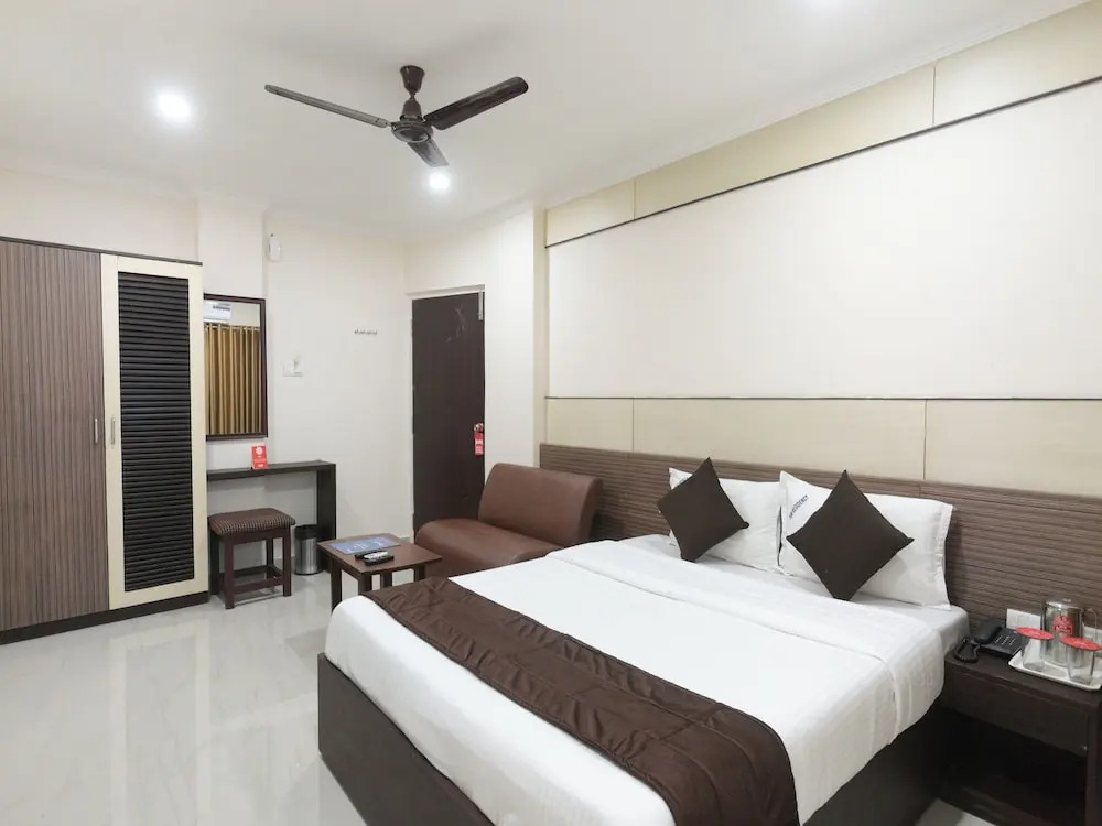 OYO 5230 Pan Residency