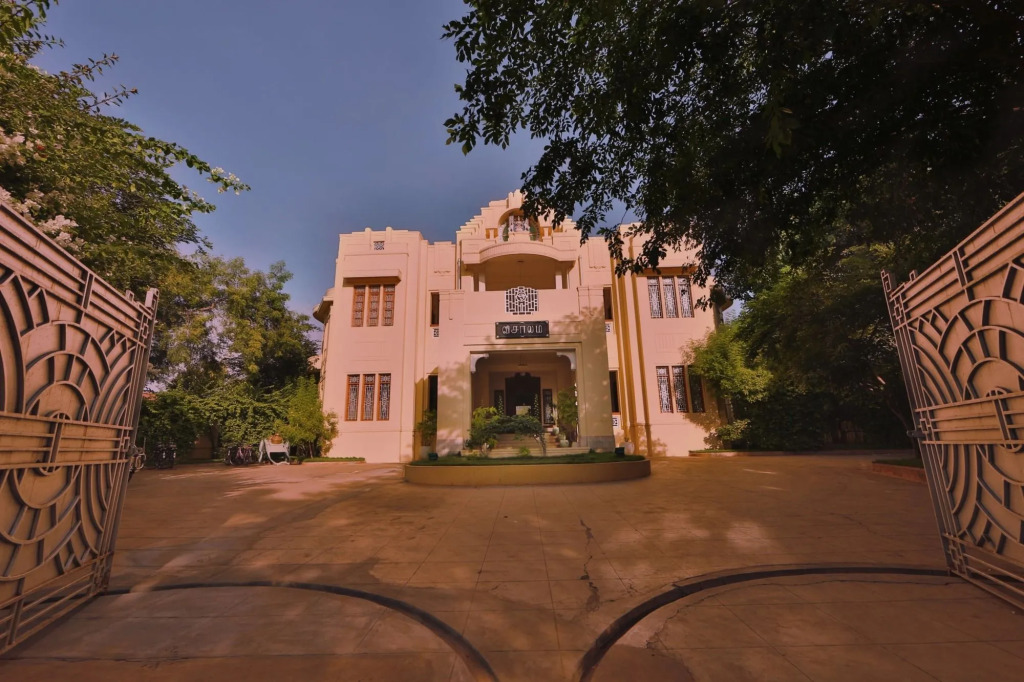 Visalam- Cgh Earth