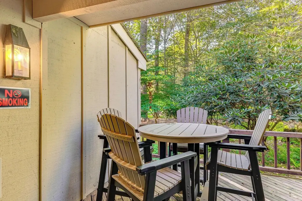 Hike, Golf & Explore: Pocono Pines Townhome