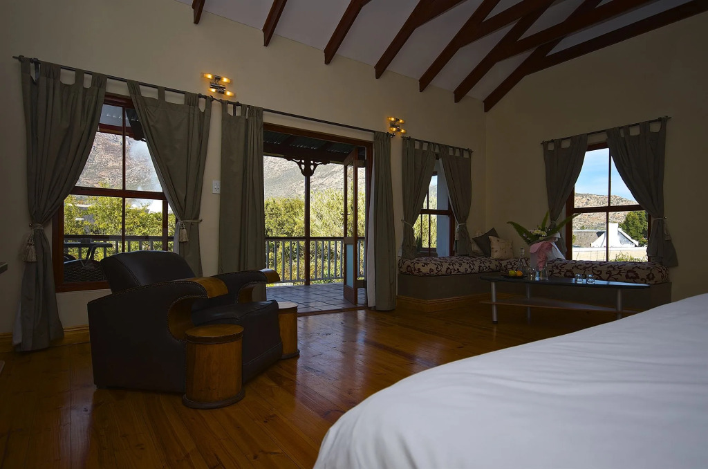 Mimosa Lodge