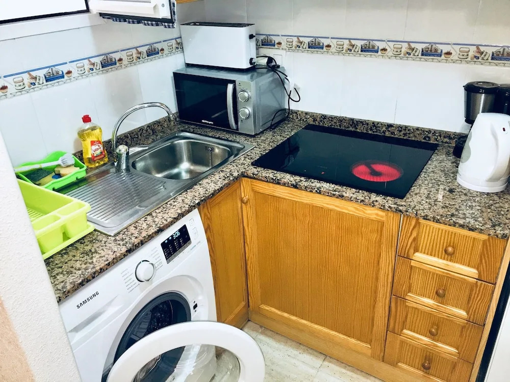 Sunny Holiday Apartment