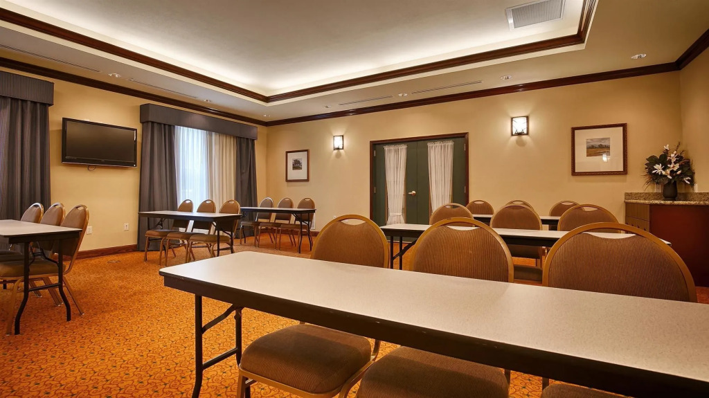 Best Western Plus First Coast Inn and Suites
