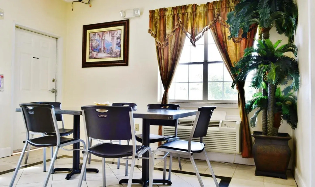 Scottish Inn and Suites Alvin
