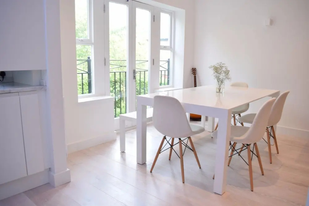 Stylish 2 Bedroom Apartment in Queen's Park