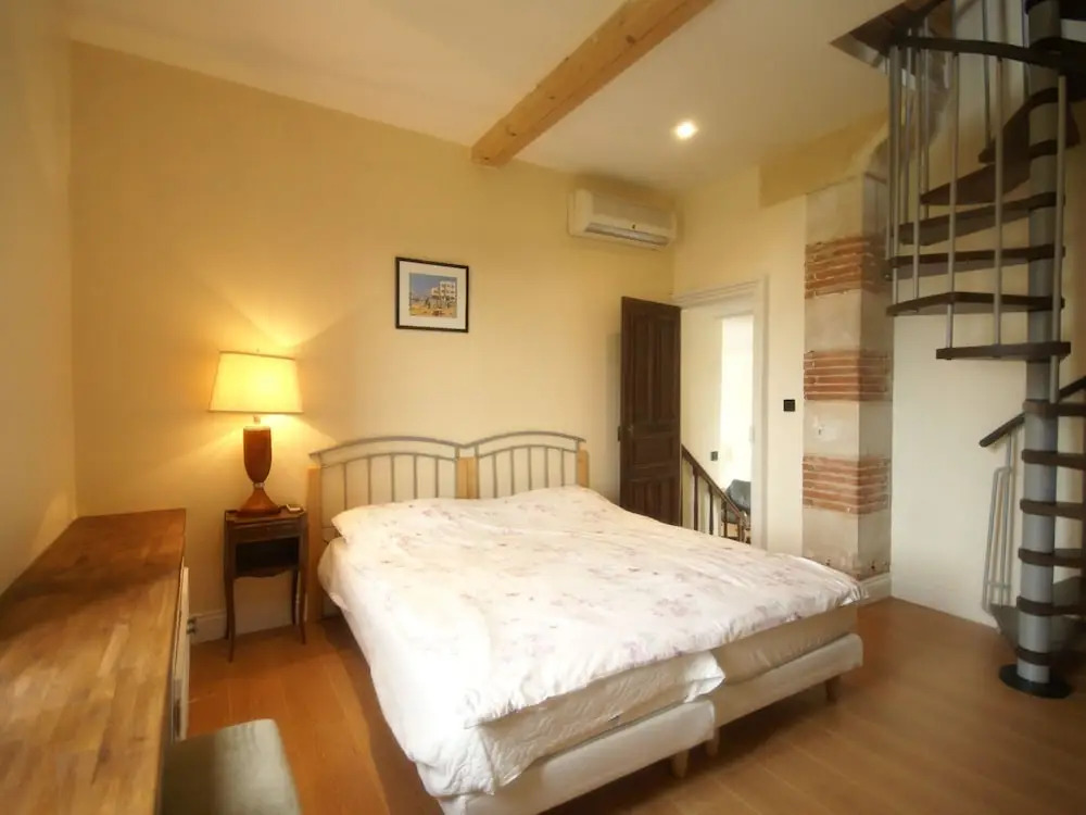Apartment in a 15th Century Castle With Swimming Pool
