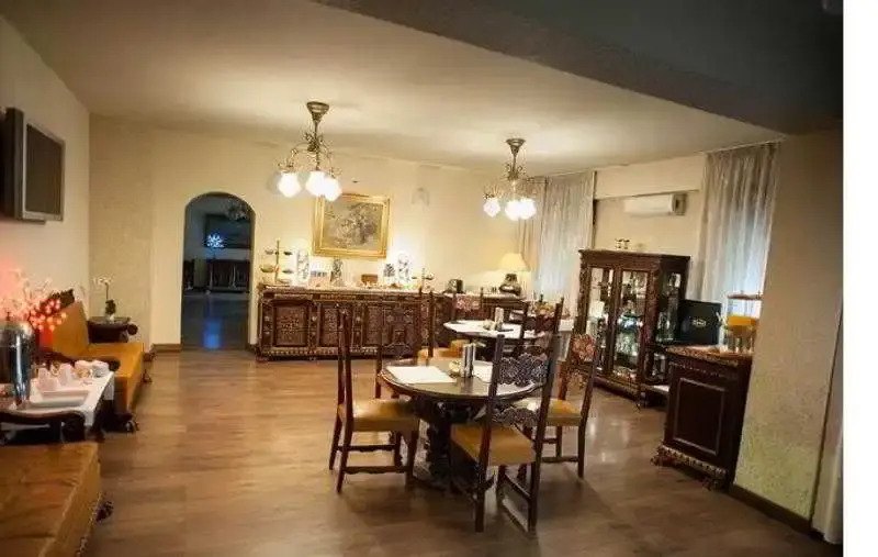 The Seasons Hotel