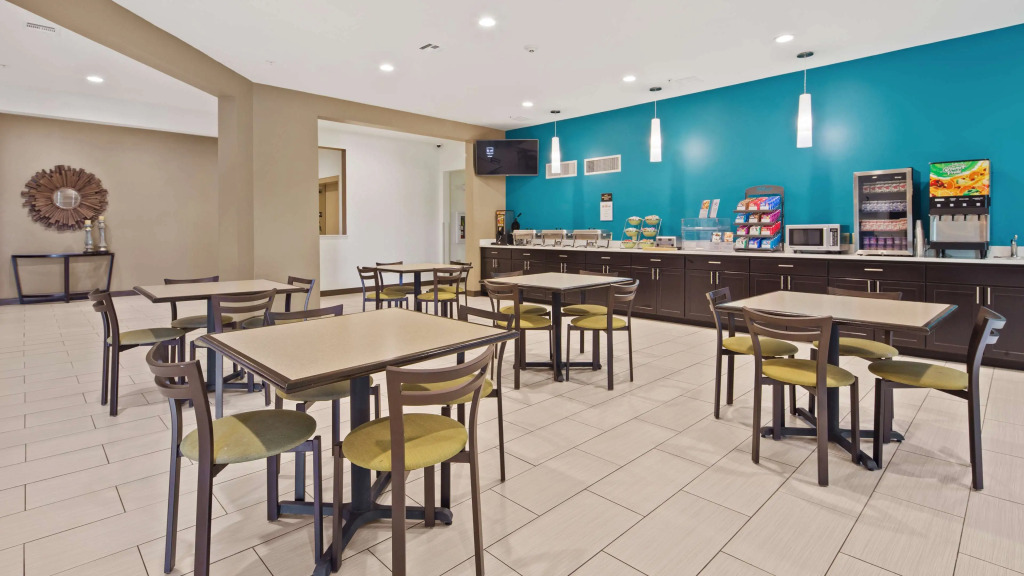 Best Western Lindsay Inn & Suites