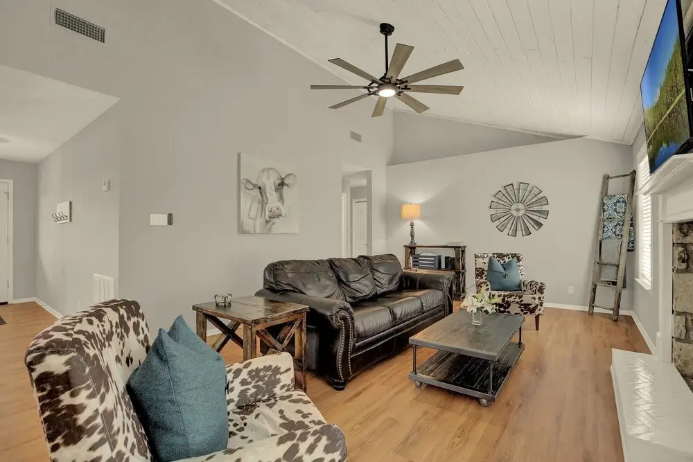 Gorgeous Home on Wine Trail w/ Fire Pit!