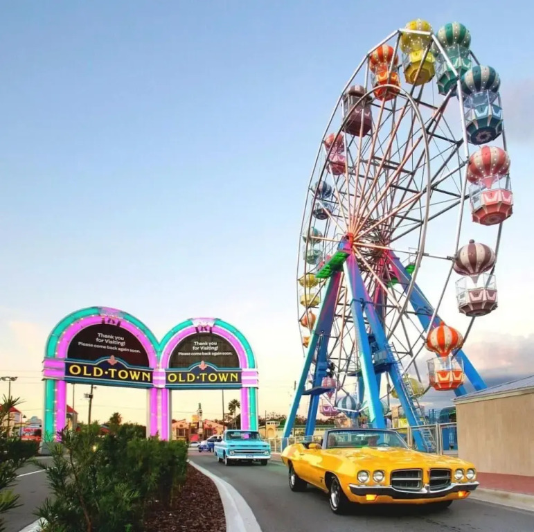 1/1 Condo-hotel With Double bed and Community Pool Miles From Disney!