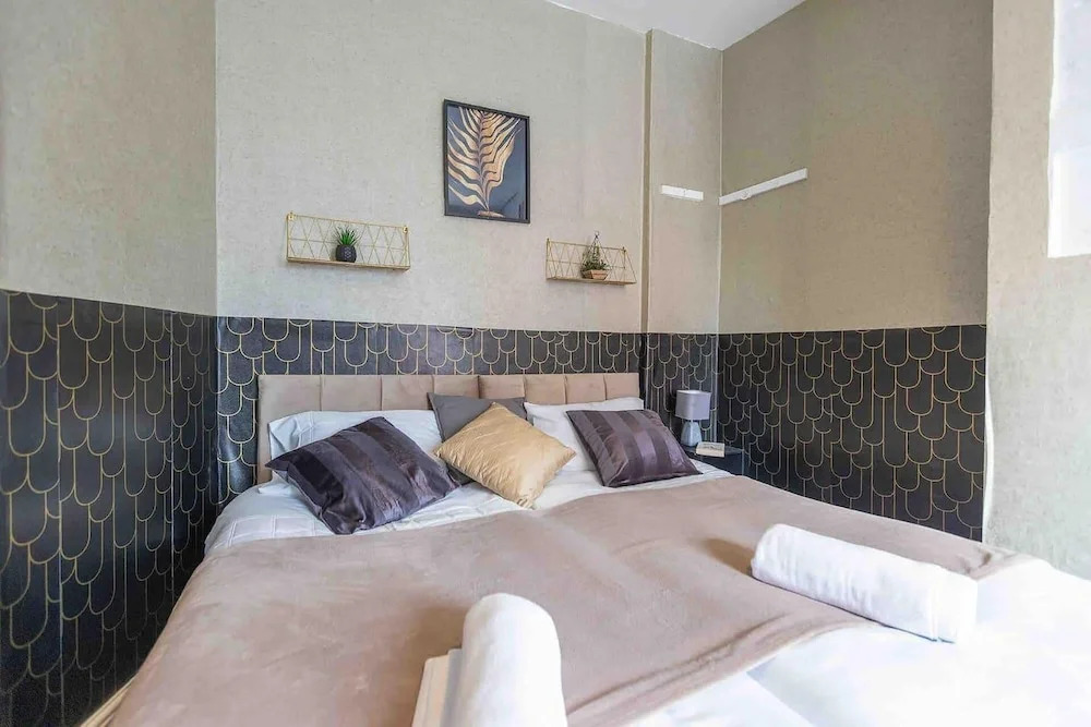 Comfy One Bed Room Flat Near Leeds City Centre