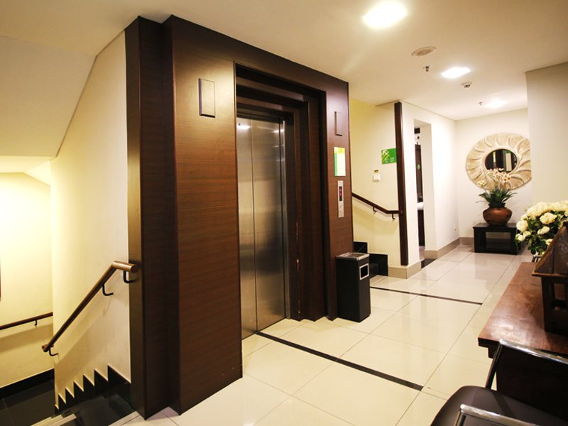 BAMBOO INN HOTEL & CAFE