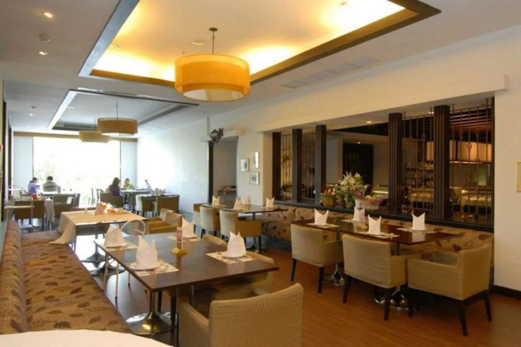 Sunee Grand Hotel and Convention Center