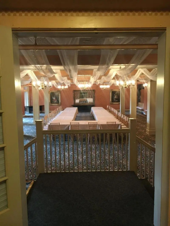 Columbia Gorge Hotel & Spa