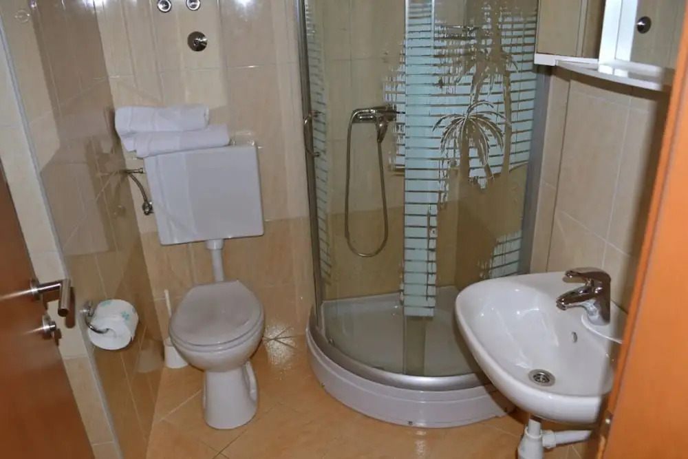 Floral Apartments Pende