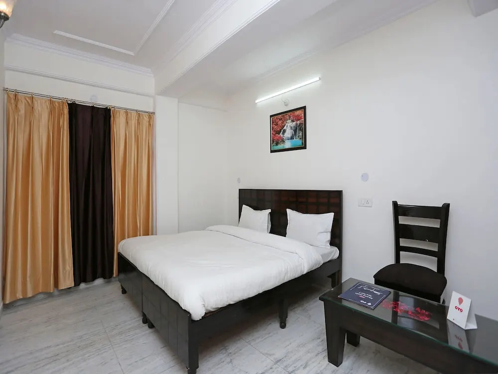 OYO 9103 Home 4BHK Pinewood Valley