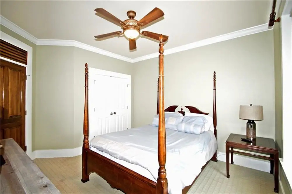 Hemingways Luxury Beach Place