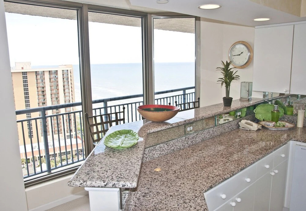 Brighton Tower 2105 2br 2ba Penthouse! 2 Bedroom Condo