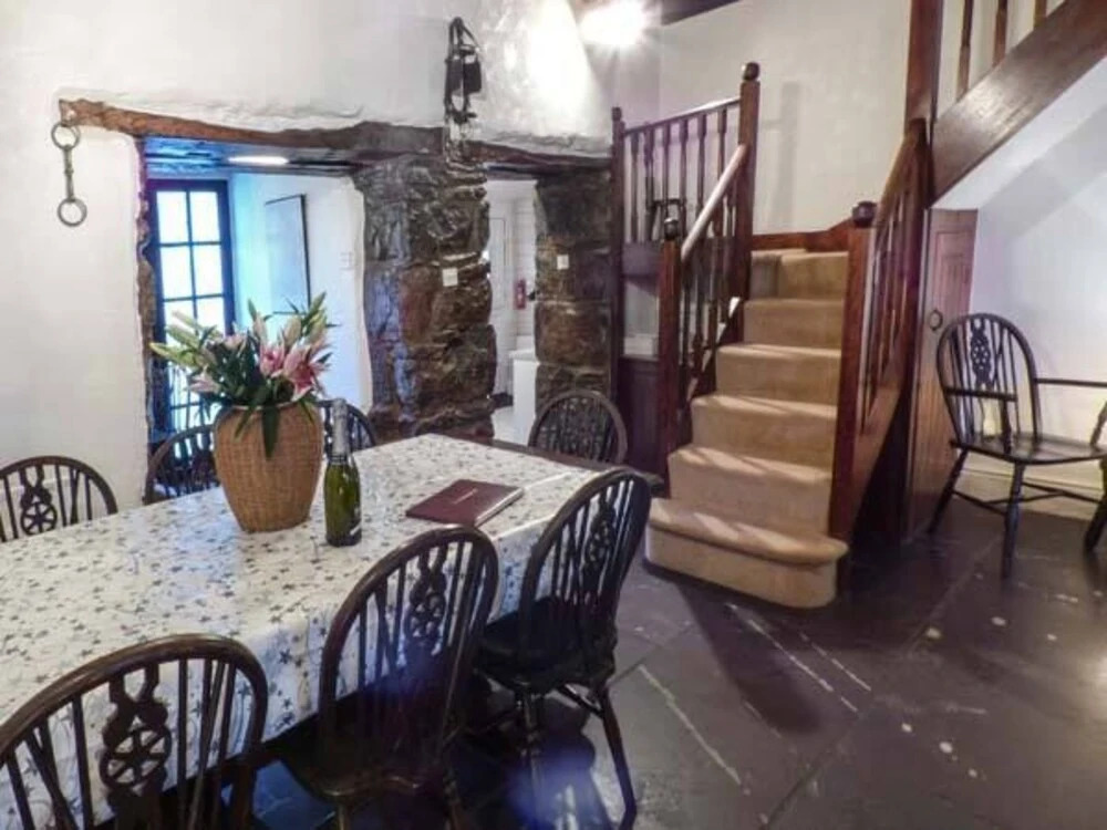 Hunting Lodge