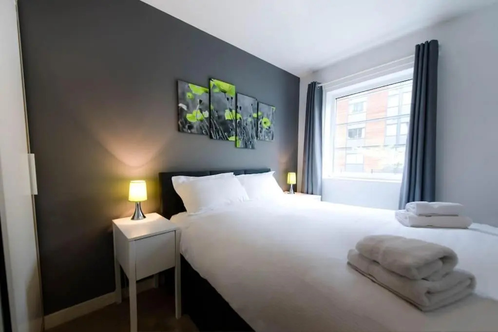 *AH4U* 2-Bed Apartment