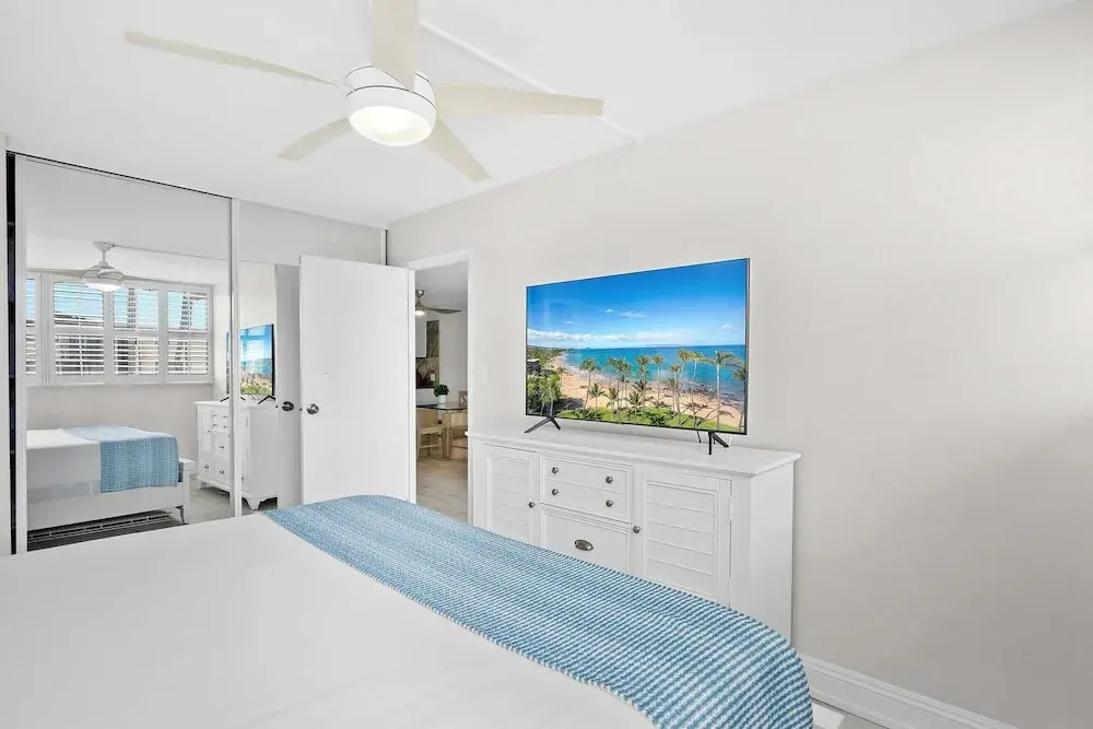 Kanai a Nalu 314 - Modern, Renovated, Oceanfront Condo, Breathtaking Views, AC!