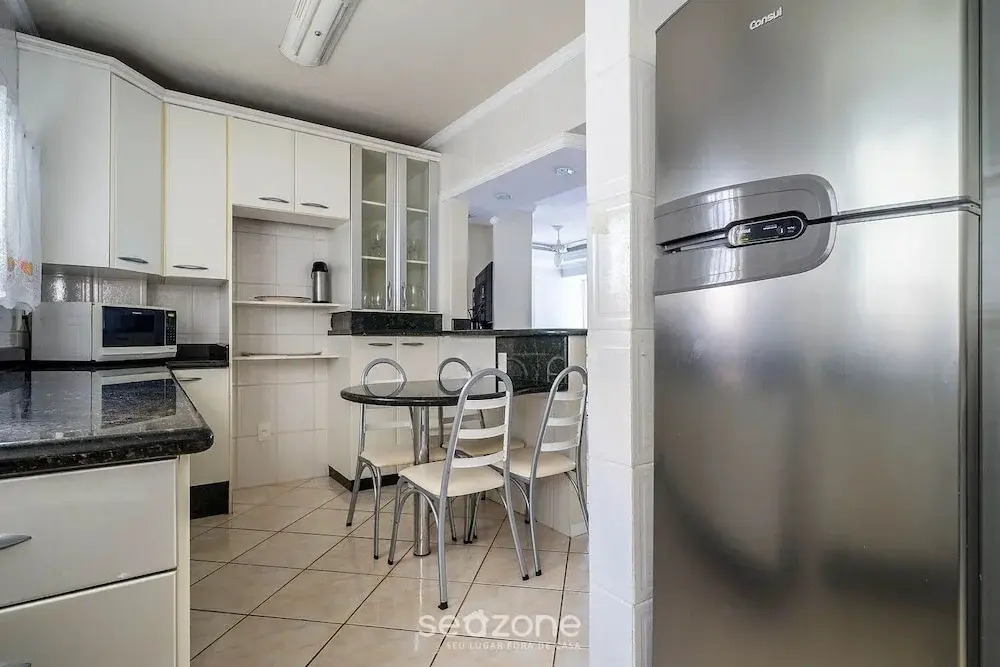 3 Bedroom apt 100m fr/ the Central Beach BC Edg401