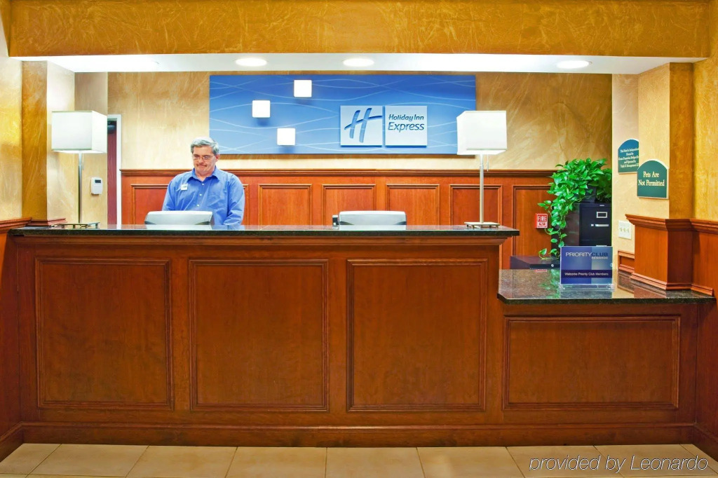 Holiday Inn Express Pittsburgh-Bridgeville by IHG