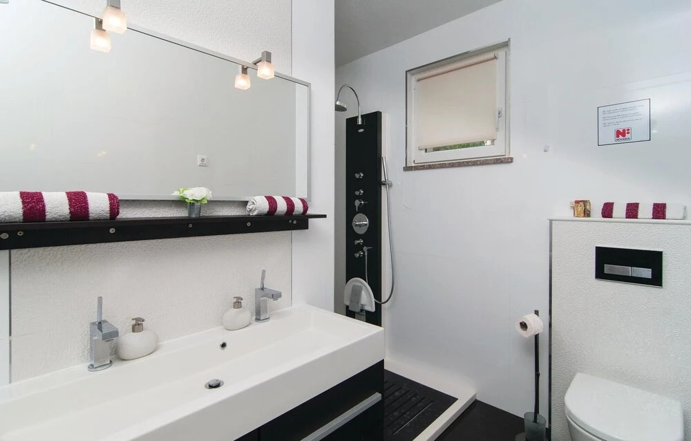 Awesome Home in Kucine Solin with Hot Tub, WiFi & 7 Bedrooms