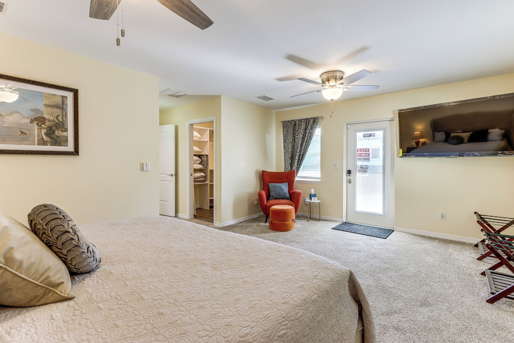 Heated Pool w/ No Fee! Vero Beach Oasis Near Ocean