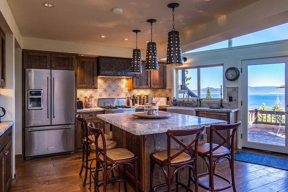 1865 Tahoe Park Heights Drive Home - 4 Br home by RedAwning