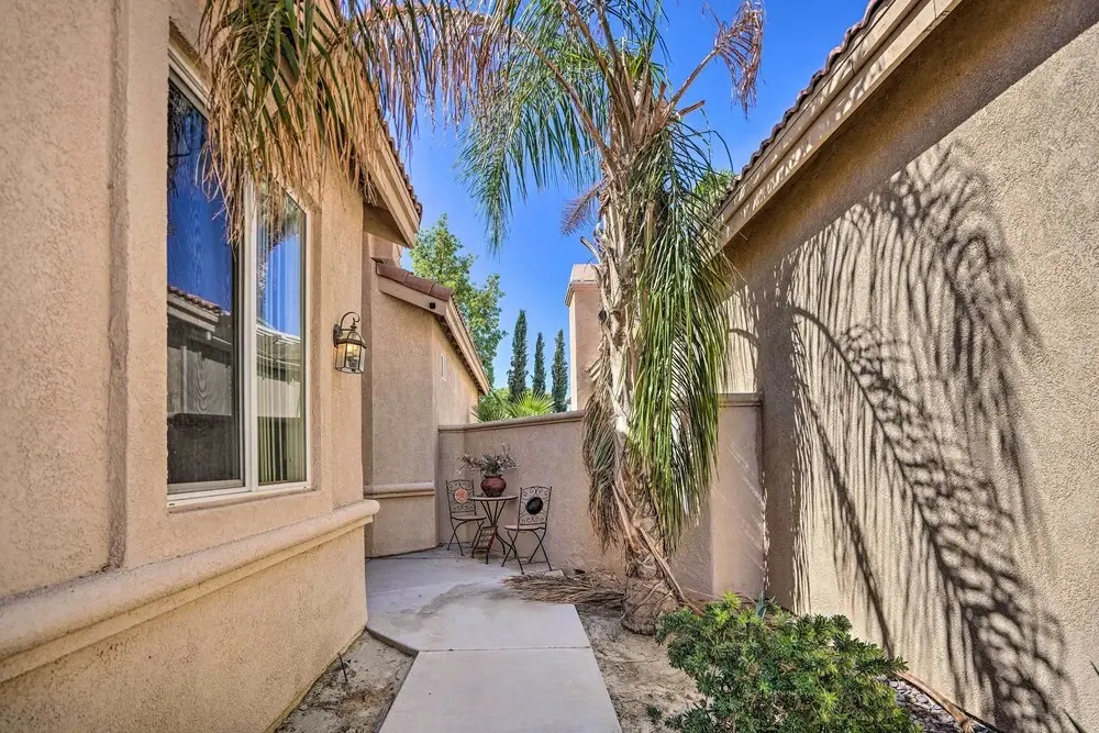 2 Mi to Coachella: Indio Home w/ Fire Pit!