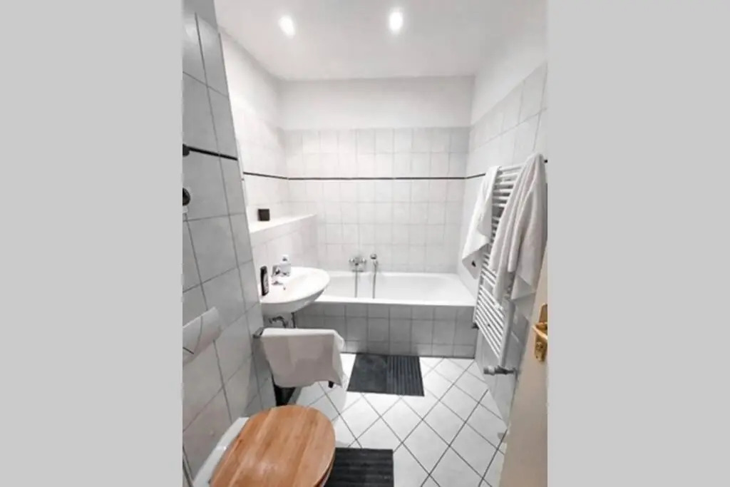 Zentral, Ruhig, 4personen, Balkon, Waschmaschine