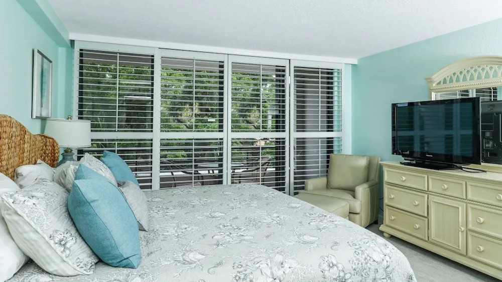 Anchorage Resort 2nd Floor 2 Bedroom Condo Facing Intracoastal Waters 0884