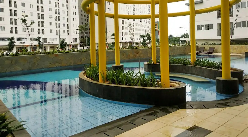 Homey Bassura City Apartment near Shopping Center