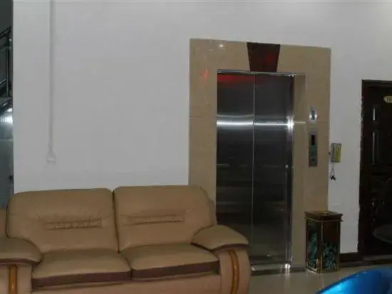 Hezhou Huangyao Longquan Business Hotel