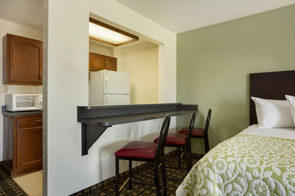 Clarion Pointe Jasper
