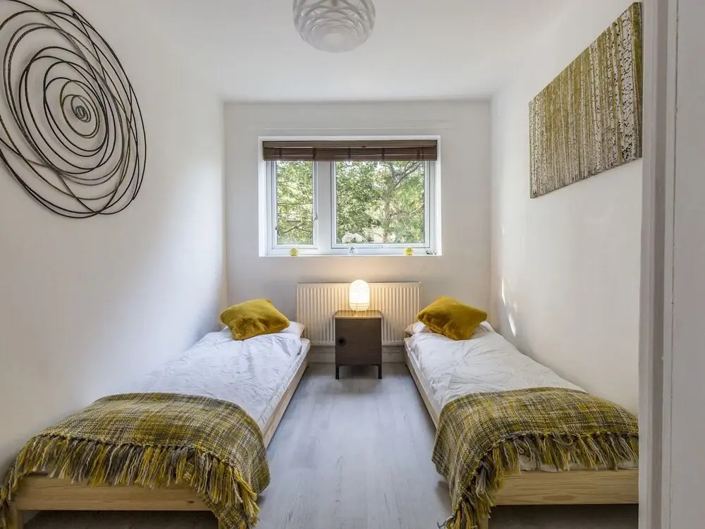 Recently Renovated 2BR Flat in South East London