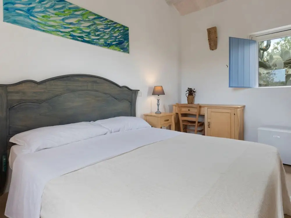 Farmhouse in Noto with Pool and Garden