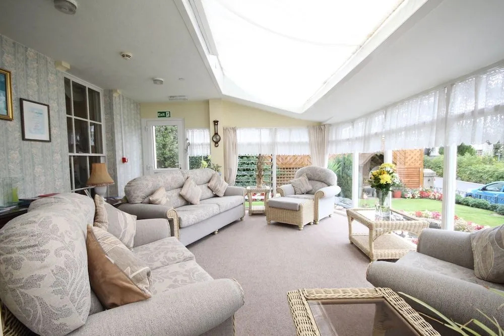 Coombe Court Hotel