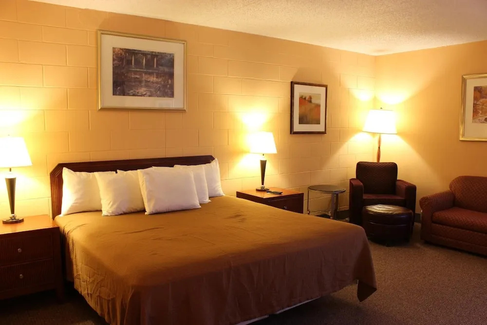 Sunlac Inn Lakota