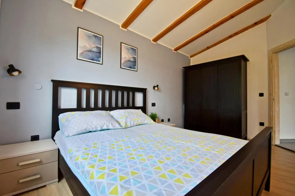 Relaxing holiday house with terrace sea view